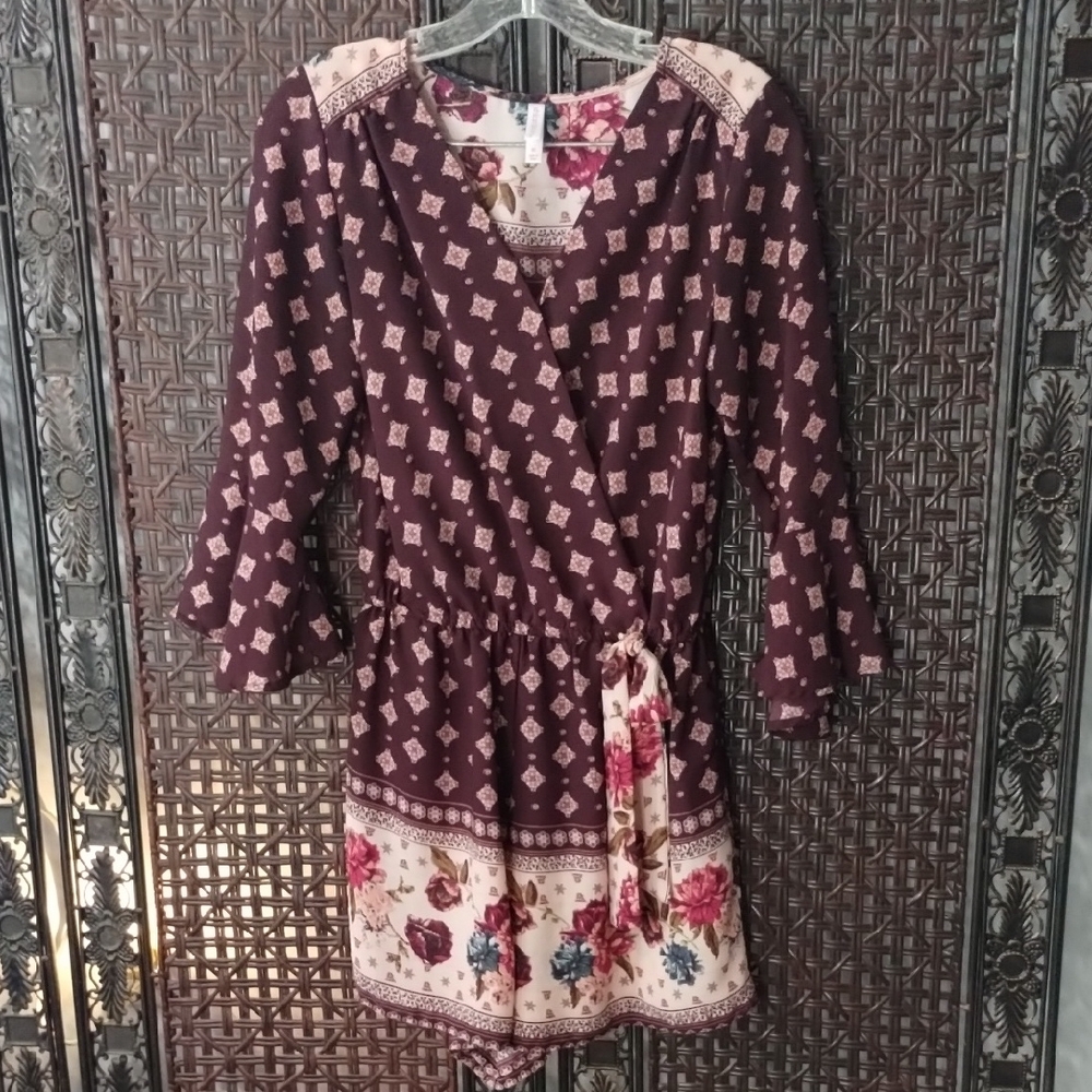 Floral Chiffon Patterned Romper with Bow Med V Neck  Light Weight Maroon Print
